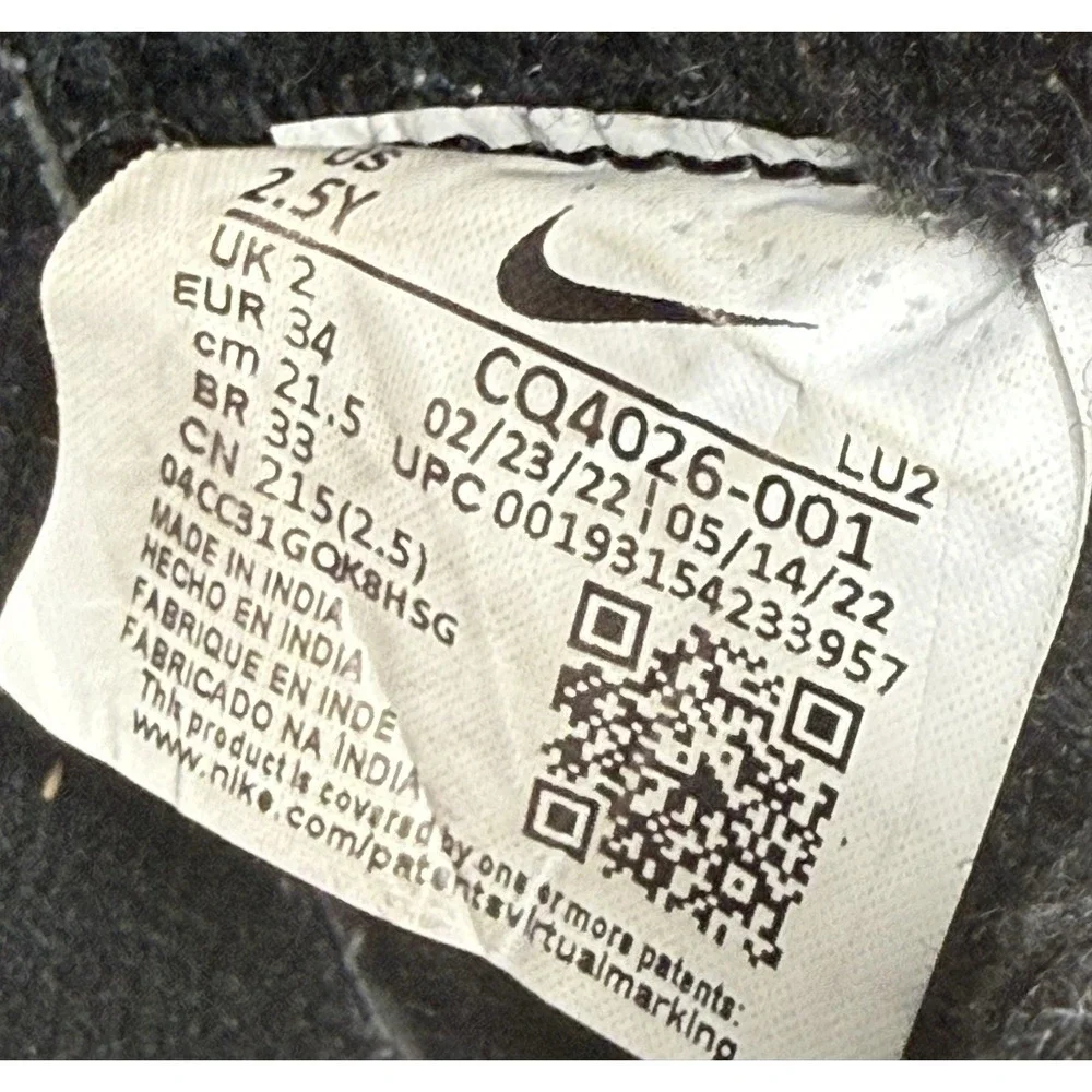 Nike Kid's Unisex Court Borough Mid Sneaker 2.5Y  Sherpa Lined Warm All Black
